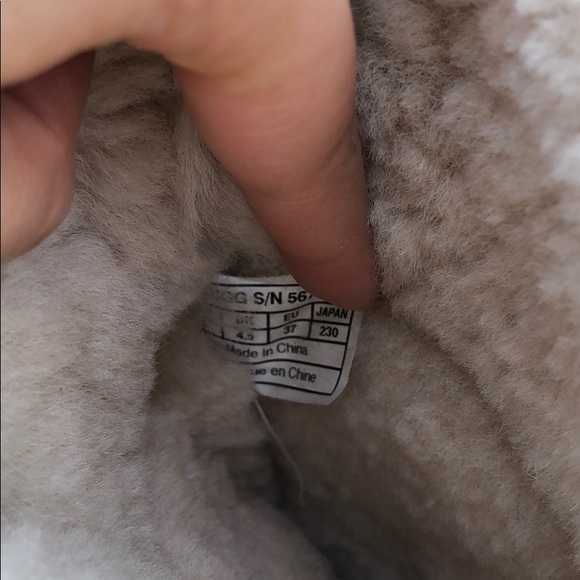 Super cozy warm UGG winter boots - Picture 6 of 7